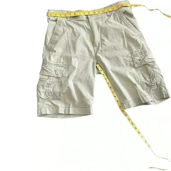 WearFirst Caution Ripstop Day Hiker Cargo Short color Khaki Size 34 - Picture 4 of 6